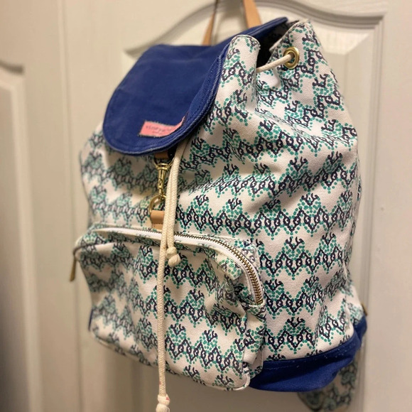 Vineyard Vines Blue and White Patterned Backpack - Picture 6 of 16